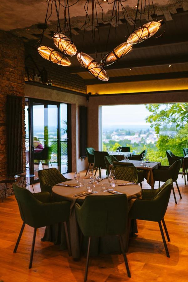 Restaurant & Pension U Hradu Šternberk Екстериор снимка