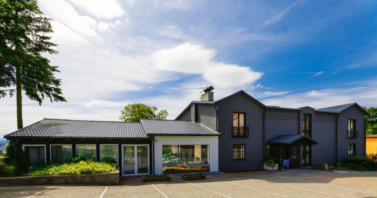 Restaurant & Pension U Hradu Šternberk Екстериор снимка