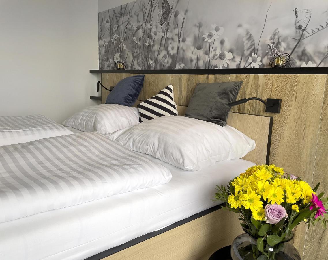 Restaurant & Pension U Hradu Šternberk Екстериор снимка